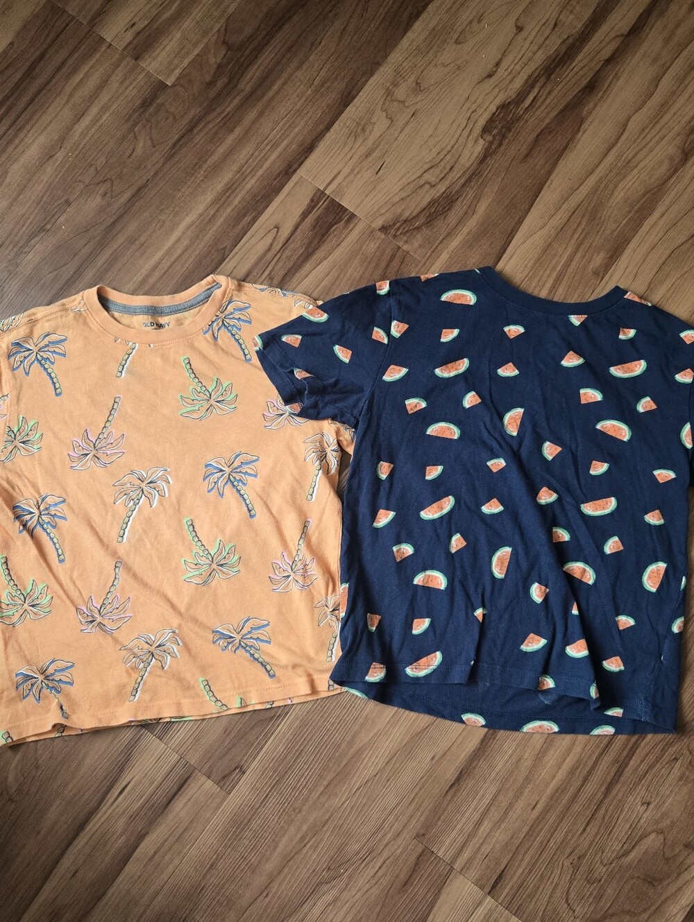 Set of 2 Old Navy Softest Tee M (8) VGUC Short Sleeve Summer T-Shirts